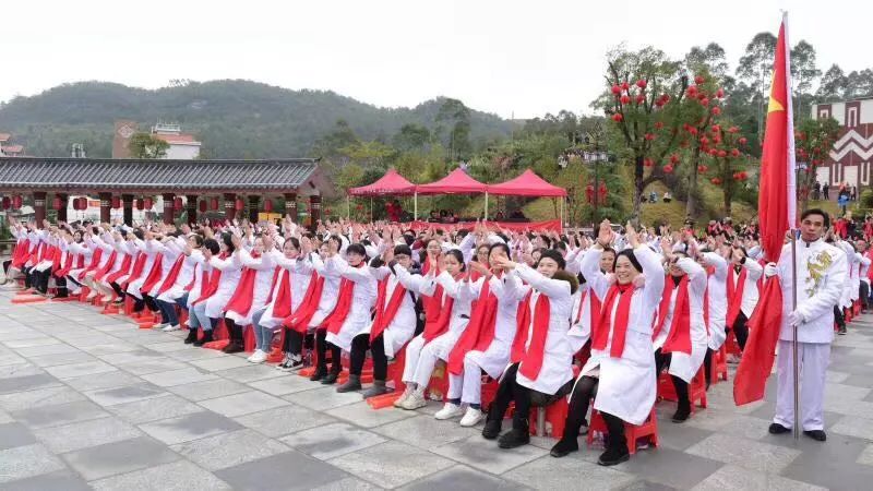 乳源瑤族自治縣劇團(tuán)，傳承與創(chuàng)新并行，瑤族文化魅力展現(xiàn)舞臺(tái)